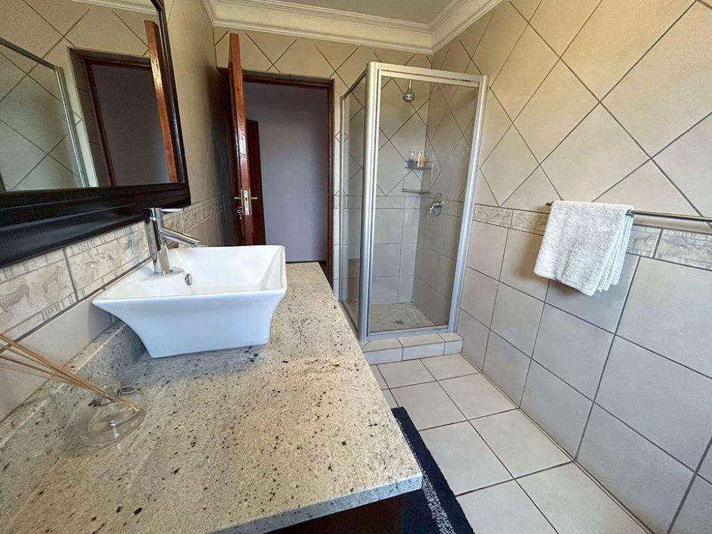 Royal Guesthouse Mtunzini Szoba fotó